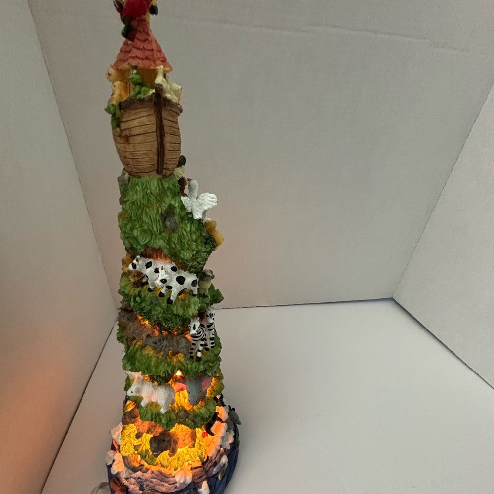 1995 Noah’s Ark Animal Tree Lamp